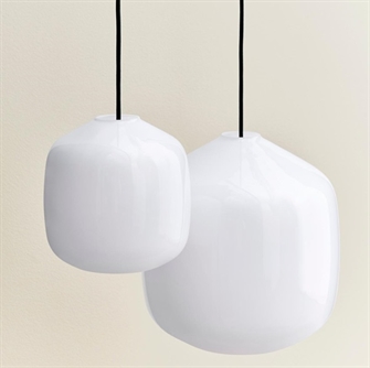 Aspekt Buoy Glass Pendant - sort ledning fra HAY